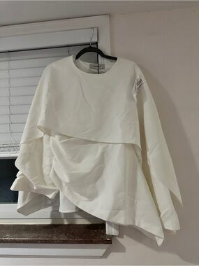 Zahraa the Label- Meyah Synched Cape Top - Off White